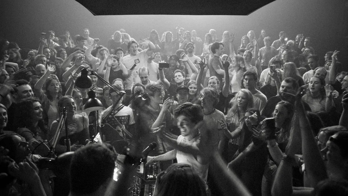 JACK SHORE - ALL NIGHT - IN THE MIDDLE at Melkweg
