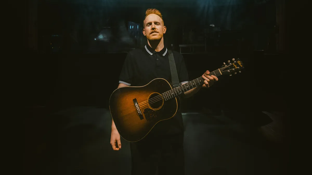 Gavin James at Melkweg