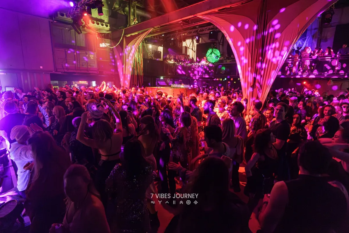 7 Vibes Journey :: Amsterdam at WestWeelde